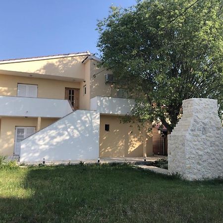 Apartmani Veronika Sukošan Exterior foto