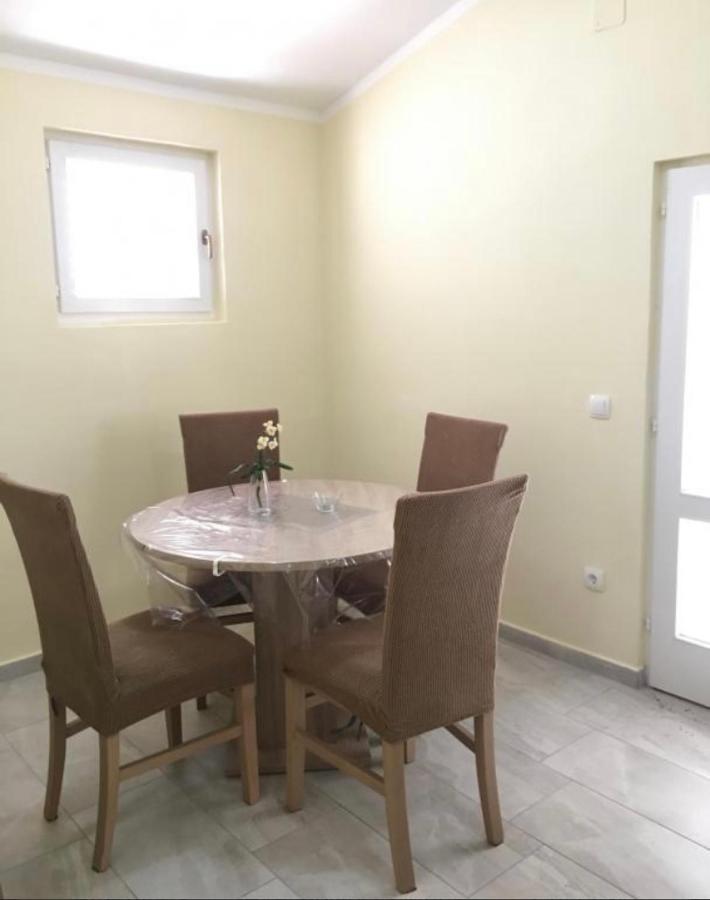 Apartmani Veronika Sukošan Exterior foto