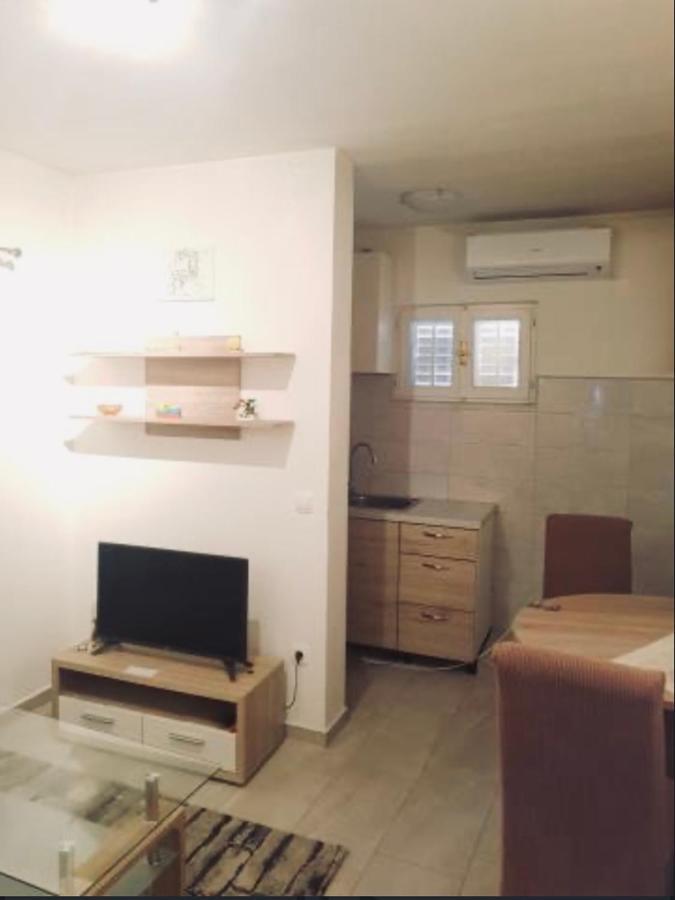Apartmani Veronika Sukošan Exterior foto