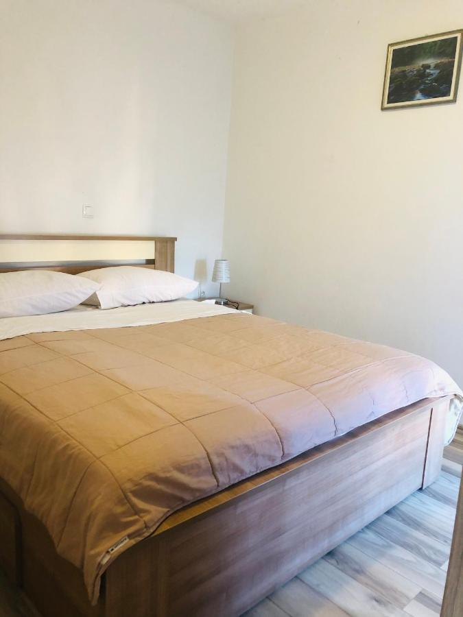 Apartmani Veronika Sukošan Exterior foto