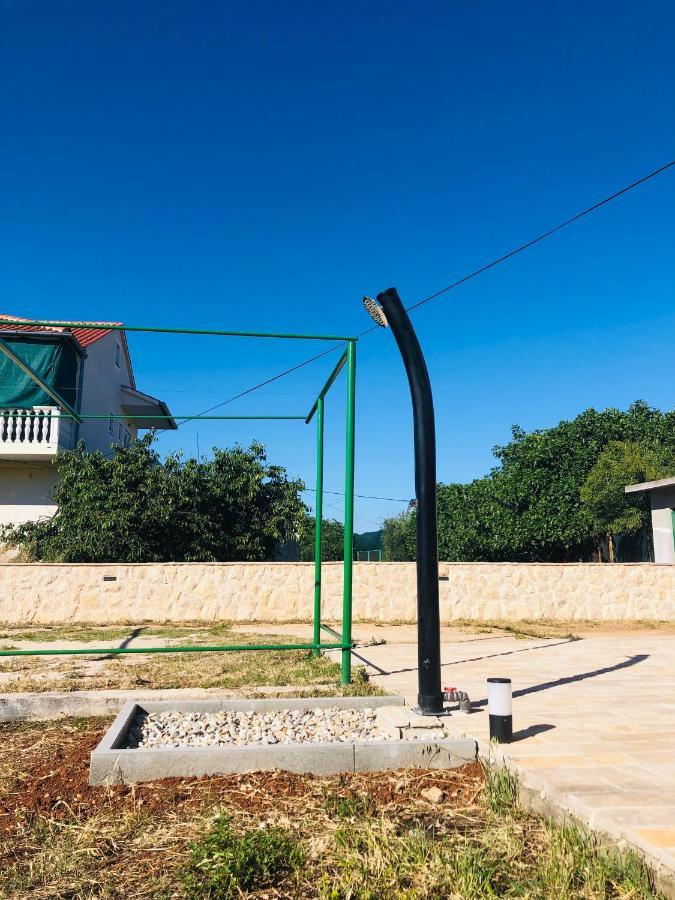 Apartmani Veronika Sukošan Exterior foto