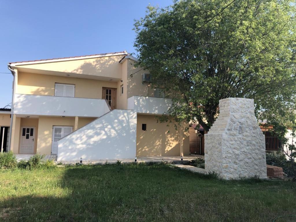 Apartmani Veronika Sukošan Exterior foto