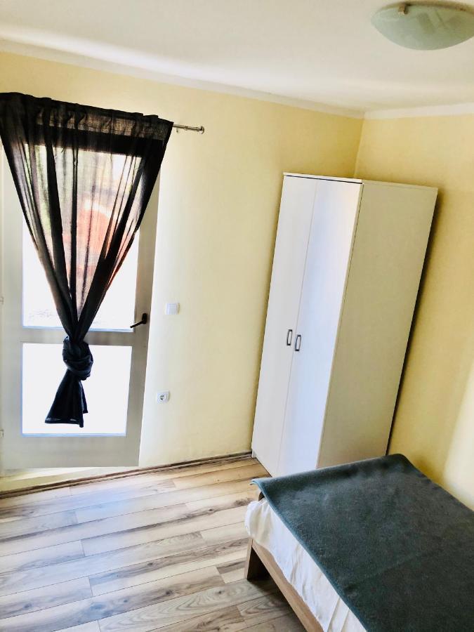 Apartmani Veronika Sukošan Exterior foto