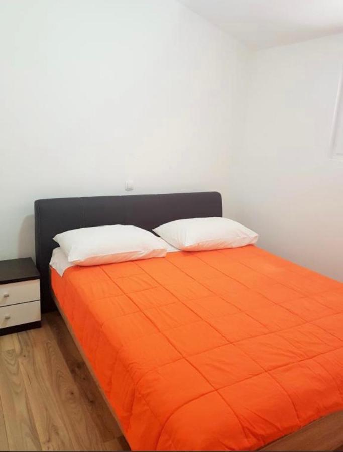 Apartmani Veronika Sukošan Exterior foto