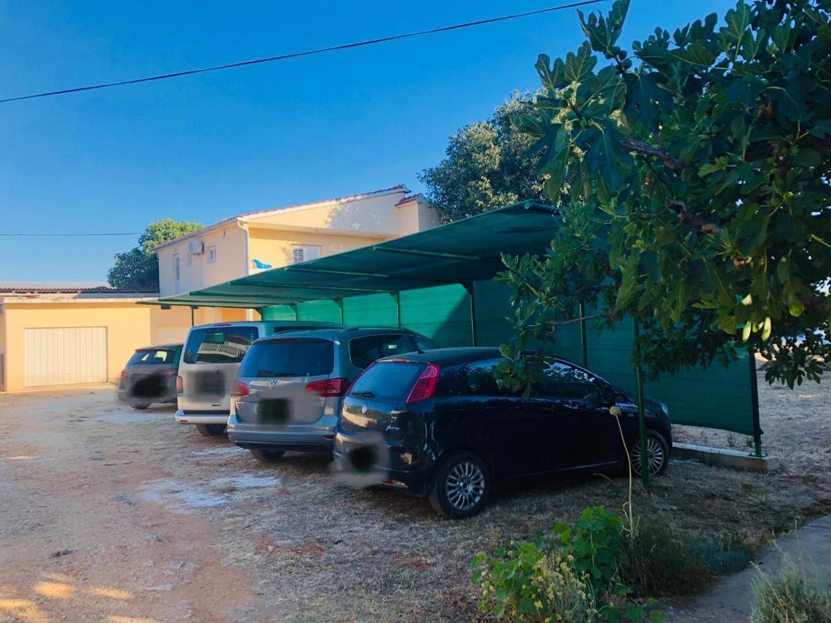 Apartmani Veronika Sukošan Exterior foto